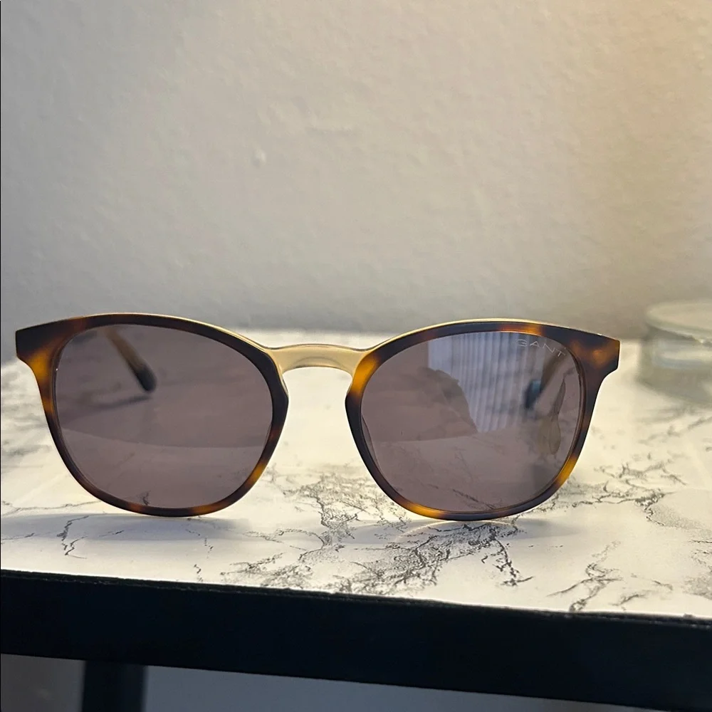 Sun Gant Stylish Tortoise Shell Sunglasses for Men. Size 51-19-140